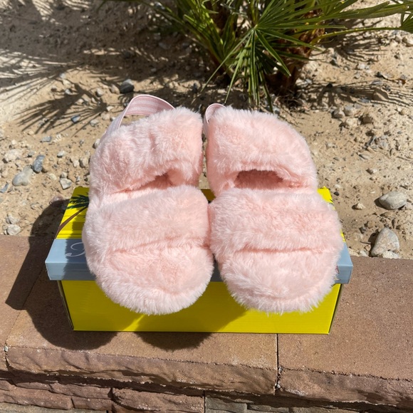 Baby Pink Sling Back Slides 🌸 - Picture 4 of 4
